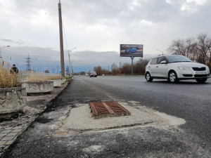 В Запорожье на Набережной установили опасные для авто ливневки (ФОТО, ВИДЕО)