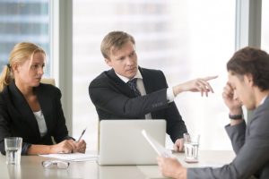 В Запорожье с 8 ноября начнут отстранять от работы непривитых: адвокат дал советы