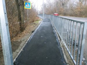 В Запорожье завершили обустройство тротуара к “Эпицентру” (ФОТО)