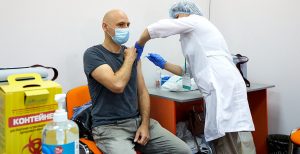 От 8 до 85%: сколько вакцинировано сотрудников крупных предприятий Запорожской области (СПИСОК)