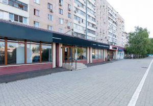 В Запорожье продается магазин одежды известной торговой марки (ФОТО)