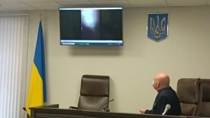 В суде по запорожской банде школьниц показали видео избиения: реакция подозреваемой и присутствующих (ВИДЕО)