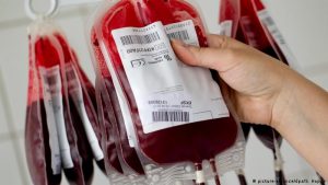 В Запорожье чиновницу подозревают в незаконной продаже плазмы крови