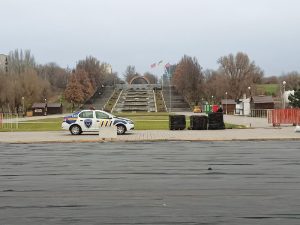 В Запорожье собирают каток на “Радуге” (ФОТО)