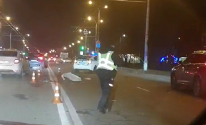 В Запорожье насмерть сбили человека: ФОТО и ВИДЕО с места события