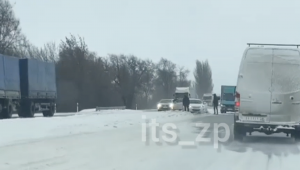 В сети опубликовали видео с трассы Запорожье-Днепр: от поездок лучше воздержаться