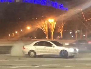 В центре Запорожья лихач на Mercedes похвастался безнаказанностью (ВИДЕО)
