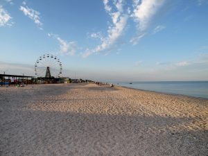 В Кирилловке обновляют часть пляжной инфраструктуры (ФОТО)