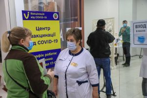 В ЗОГА назвали “реальный процент” жителей, которым нельзя вакцинироваться