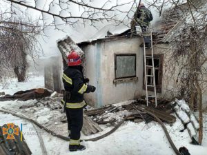 Два человека погибли на пожаре в Запорожской области в новогоднюю пятницу (ФОТО)