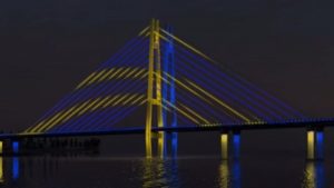 В Запорожье презентовали “живую” подсветку вантового моста (ФОТО)