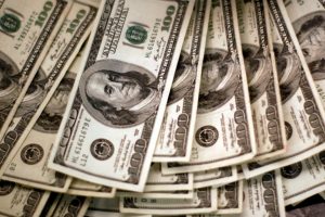 Эксперт прогнозирует доллар в Украине по 60 гривен при одном условии