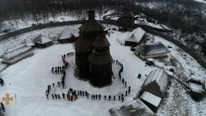 Фотофакт: жители Запорожья создали “живую” карту Украины