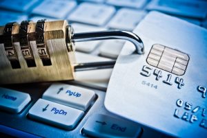 Банки Украины могут блокировать карты клиентов за перевод свыше 5 тысяч грн: причина