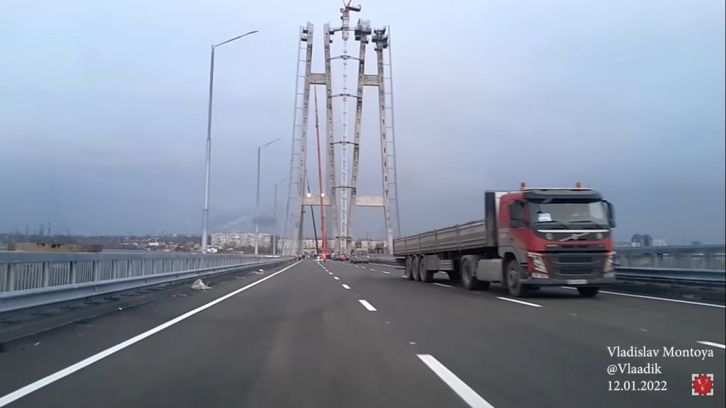 В Запорожье проезд по новому мосту засняли на видео от первого лица