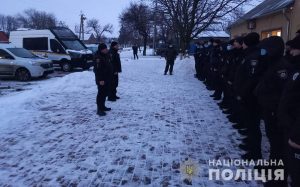 В поселке под Запорожьем полицию перевели в усиленный режим работы (ФОТО)