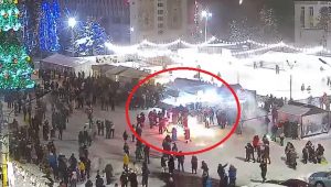 Салют “обстрелял” толпу возле ёлки в Днепропетровской области: момент попал на ВИДЕО