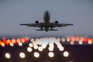 Олигархи и бизнесмены покидают Украину: что происходит