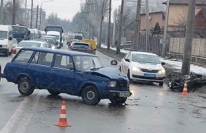 В Запорожье на Космосе произошло ДТП: сбит мотоциклист (ФОТО)