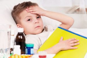 Названо опасное последствие Омикрона для детей и юношей