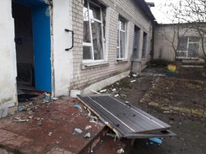 Випущена з Запорізької області ворожа ракета влучила у шкільний стадіон на Дніпропетровщині (ФОТО)
