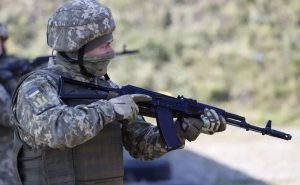В Запорожье расстреляли авто нарушителей комендантского часа: есть погибший и раненый