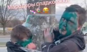 В Запорожье на Бабурке проучили мародеров (ВИДЕО)