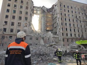 Обстріл Миколаївської ОДА: у ДСНС показали наслідки ракетного удару окупантів (ФОТО)