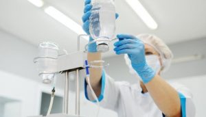 Мина оторвала ногу мужчине под Запорожьем: за его жизнь борются врачи
