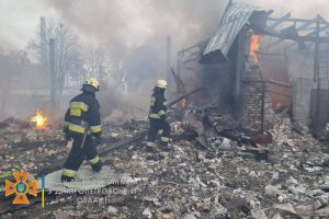 Россия нанесла три авиаудара по Днепру: момент попадания (ВИДЕО, ФОТО)