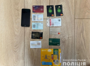 Пропонував перевезти за кордон та зникав з грошима: у Запоріжжі викрили шахрая (ФОТО, ВІДЕО)