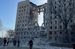 Окупанти розбомбили Миколаєвську ОДА