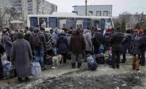 Маріупольці на власних авто евакуюються до Запоріжжя