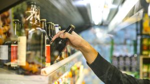 У Запоріжжі та області дозволили продаж алкоголю (ДОКУМЕНТ)