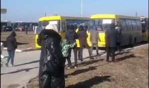 Окупанти створили багатокілометровий затор біля Василівки (ВІДЕО)
