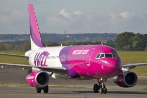 Для беженцев из Украины Wizz Air продлил период действия бесплатных билетов