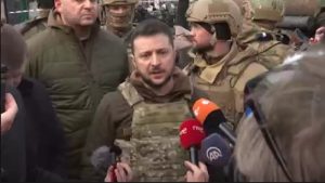 “Это и есть геноцид”: Зеленский дал обширный комментарий СМИ в Буче (ВИДЕО)
