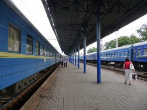 “Укрзалізниця” отменяет эвакуационные поезда: остается только один рейс