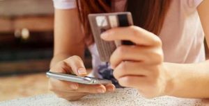 За считанные минуты с кредитки украли 41 тыс. грн: схема мошенничества через Приватбанк