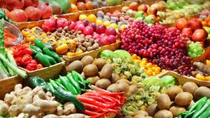 Грозит ли Украине дефицит продуктов: проблемы сезонными овощами и фруктами