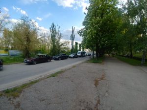 Перед заправкой в Космическом микрорайоне Запорожья  образовалась очередь из более чем 20 авто (ФОТО)