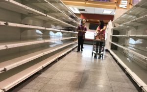 Названы продукты, которые могут исчезнуть с полок супермаркетов