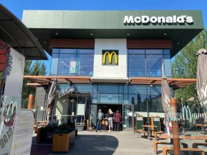 Стало известно, когда могут открыть McDonald’s в Запорожье