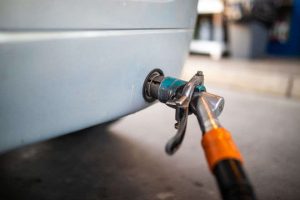Українцям порадили оновити запаси пального