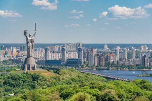 Басейни, панорамні види та ресторани на даху: ТОП-10 найкращих готелів Києва