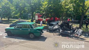 Поліція надала офіційні подробиці про масштабну ДТП у Запоріжжі: є загиблі і травмовані (ФОТО)