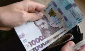 Мер окупованого міста повідомив, де вимушені переселенці та люди в окупації можуть отримати фінансову допомогу