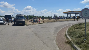 Журналіст назвав вартість проїзду через блокпост окупантів у Василівці
