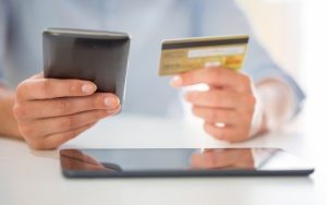 Коснется всех: в Украине изменят правила пользования банковскими картами