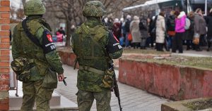 В Луганске во время “облавы” военкомы набили полный автобус россиянами-строителями